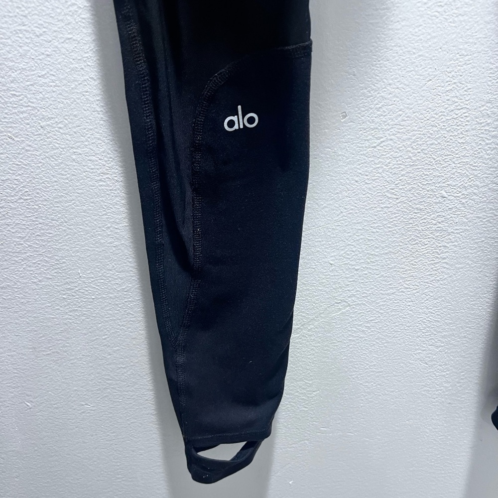 Alo Yoga Coast Panel Stirrup Legging SZ Small Women Black Activewear EUC - Picture 4 of 6